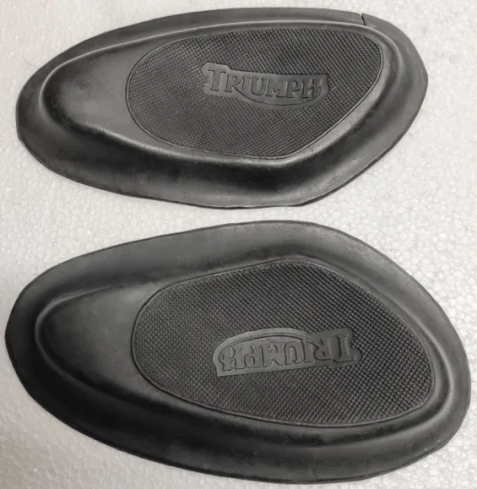 (image for) Knee pad rubbers, Triumph, for mounting plate, damaged