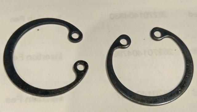 (image for) Piston circlip, Norton single SV & OHV, seeger type, pr