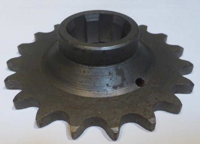 (image for) Sprocket, gearbox, Norton, upright 19T NOS