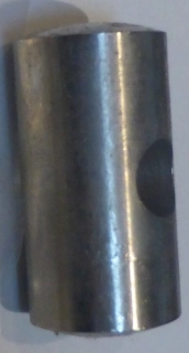 (image for) Roller, tank strap, rear, Norton fbed