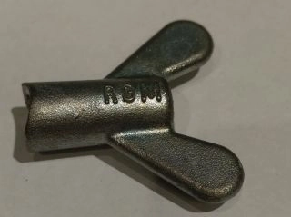 (image for) Brake rod spring wing nut, rear, long, Norton 1/4" x 26tpi